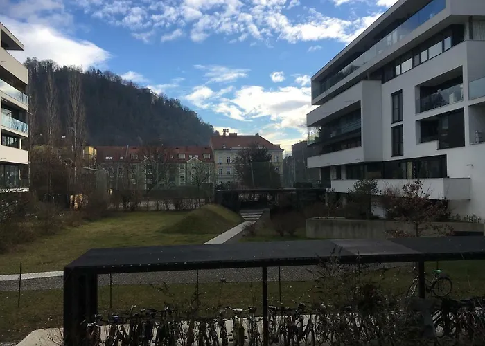 Cosy Splendor / Center 公寓